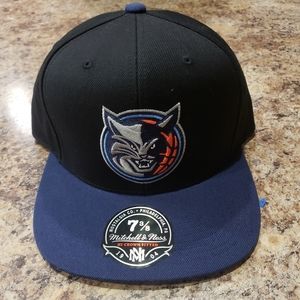 NBA CHARLOTTE BOBCATS Mitchell & Ness Cap 7 3/8